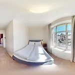 - Bedroom With Private Bathroom 게스트하우스