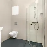 - Bedroom With Private Bathroom 게스트하우스 스타방에르