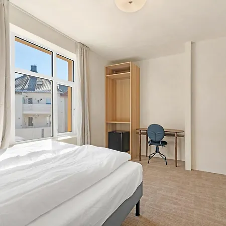 Guest house - Bedroom With Private Bathroom *