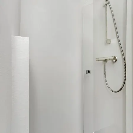 - Bedroom With Private Bathroom Affittacamere 3*