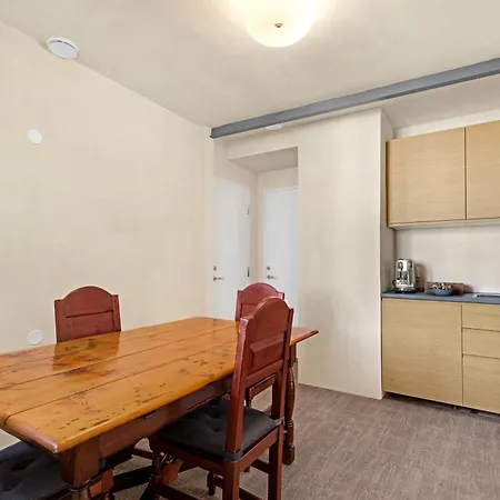- Bedroom With Private Bathroom Guest house *