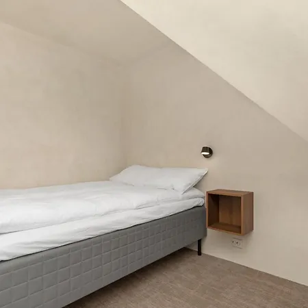 Guest house - Bedroom With Private Bathroom *