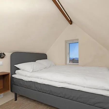 Guest house - Bedroom With Private Bathroom *