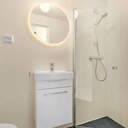 - Bedroom With Private Bathroom 3*