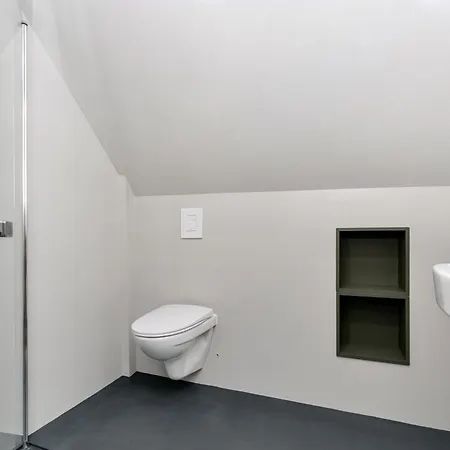 - Bedroom With Private Bathroom Guest house *