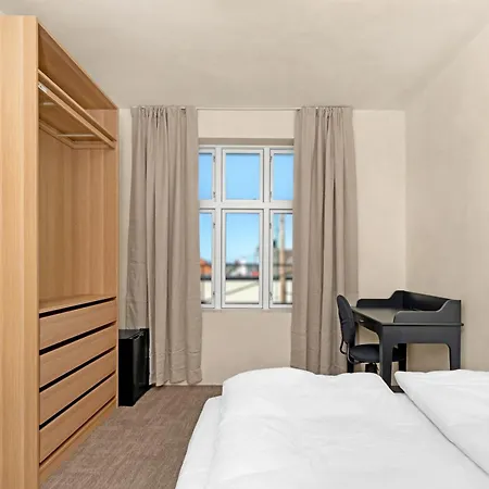 - Bedroom With Private Bathroom 3*